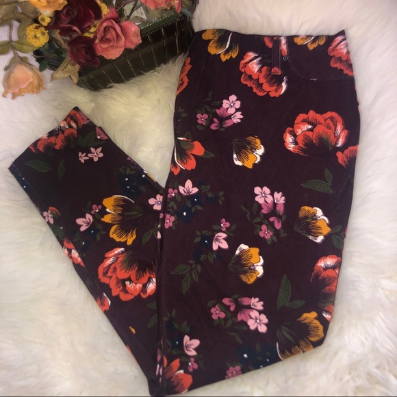 Maroon Floral Jegging Pant back pockets SO COMFY - Picture 5 of 6
